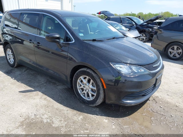 Salvage Chrysler Pacifica Image