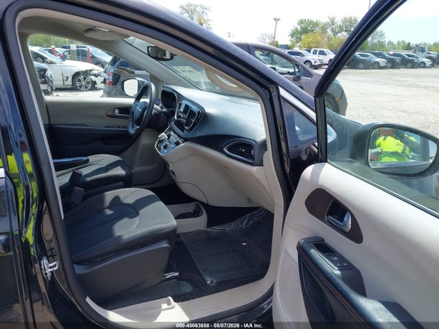 Chrysler Pacifica Touring