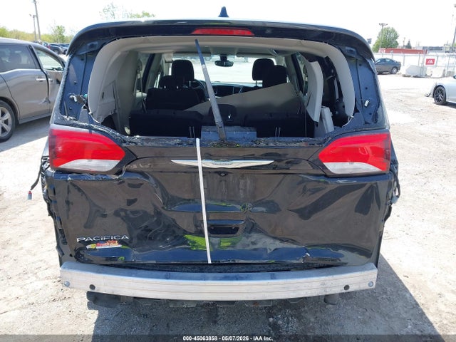 Chrysler Pacifica Touring