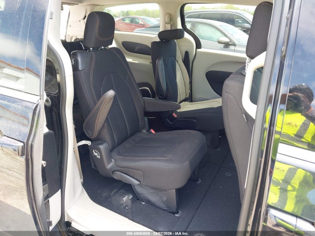 Chrysler Pacifica Touring