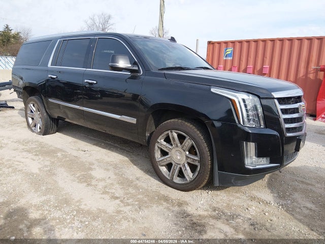 Salvage Cadillac Escalade Image