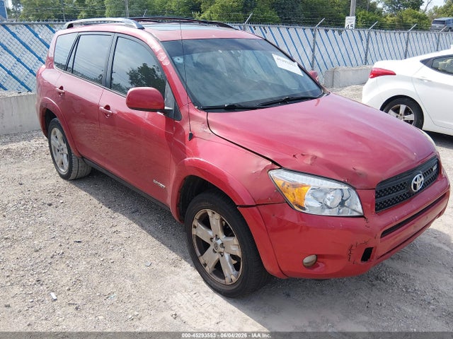 Salvage Toyota RAV4 Image