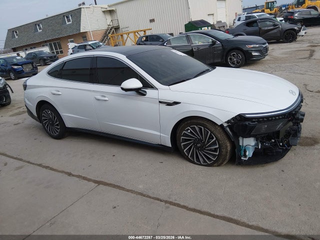 Salvage Hyundai SONATA Image