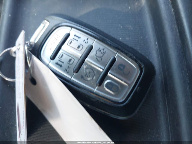 Chrysler Pacifica Touring-l
