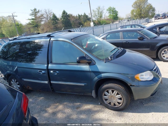Chrysler Town & Country Touring