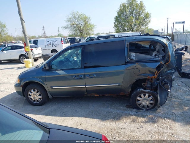 Chrysler Town & Country Touring