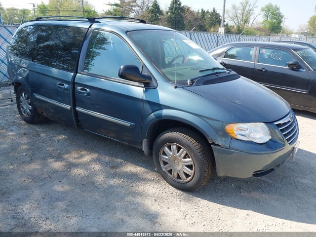 Salvage Chrysler Town & Country Image