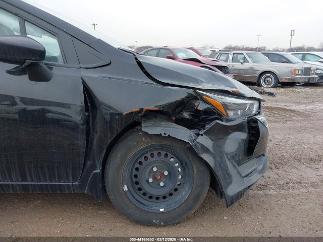Nissan Versa 1.6 S