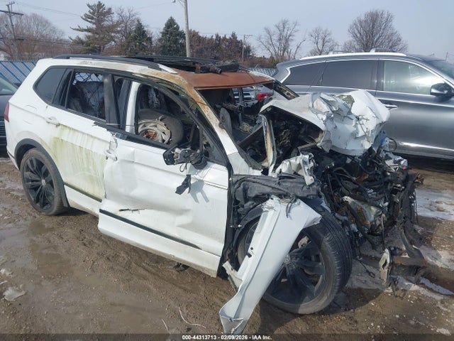 Salvage Volkswagen Tiguan Image