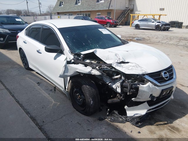 Salvage Nissan Altima Image