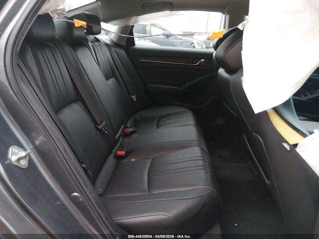 Honda Accord Touring 2.0t