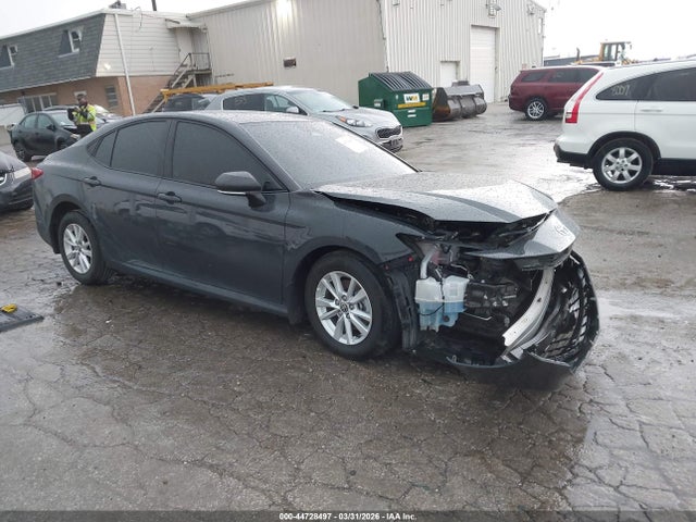 Salvage Toyota Camry Image