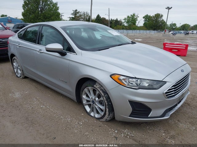 Salvage Ford Fusion Image