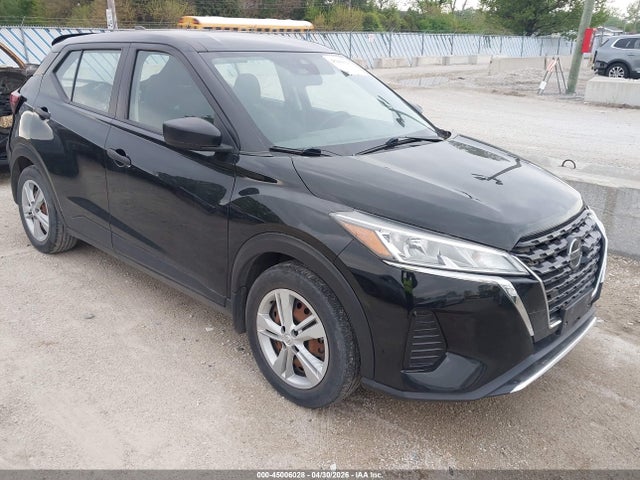 Salvage Nissan Kicks Image