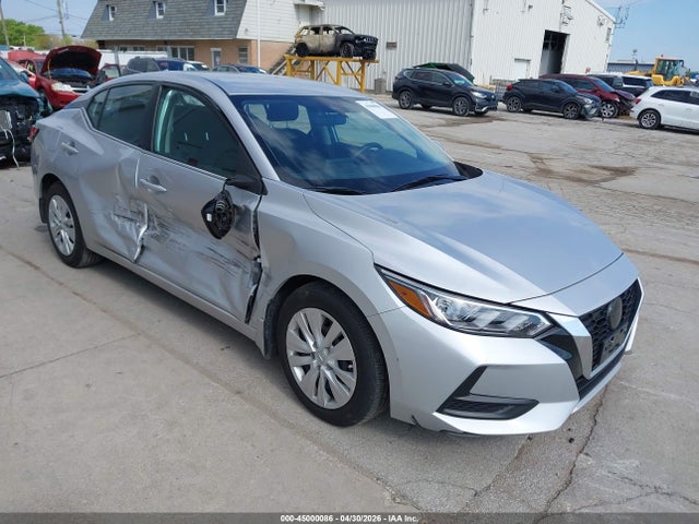 Salvage Nissan Sentra Image