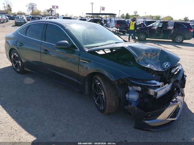 Salvage Hyundai SONATA Image