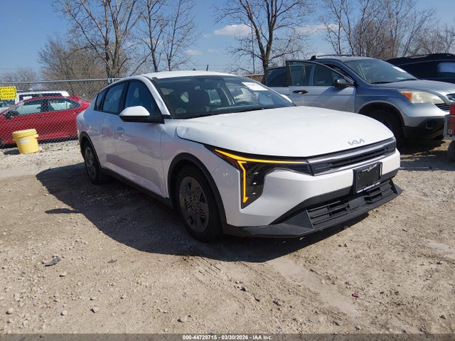 Salvage Kia K4 Image