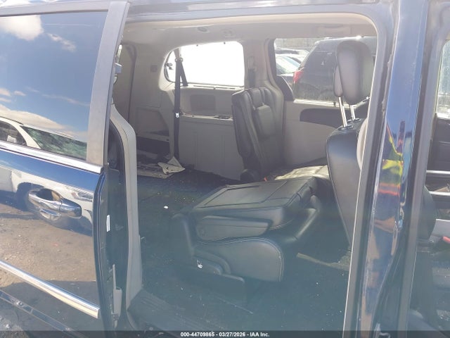 Chrysler Town & Country Touring-l
