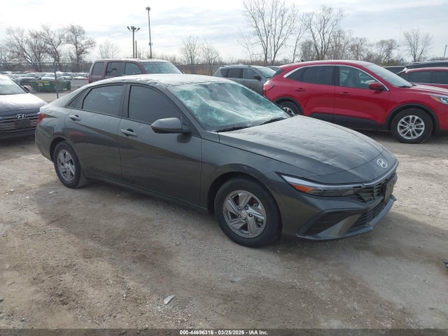 Salvage Hyundai ELANTRA Image
