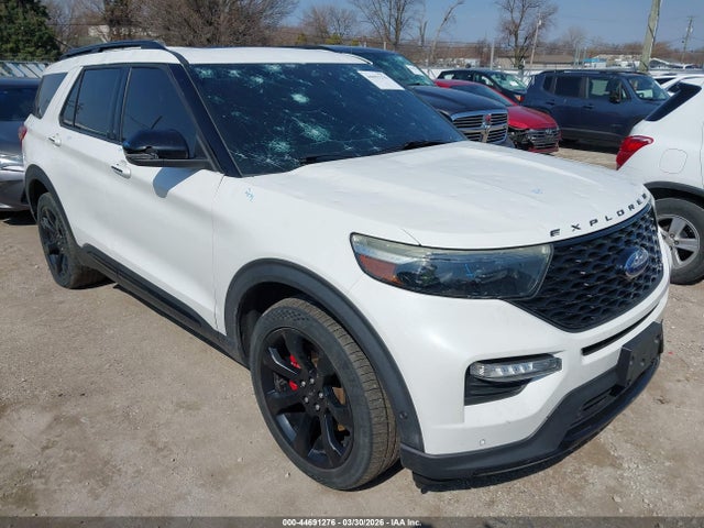 Salvage Ford Explorer Image