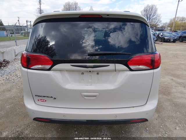 Chrysler Pacifica Touring L Plus
