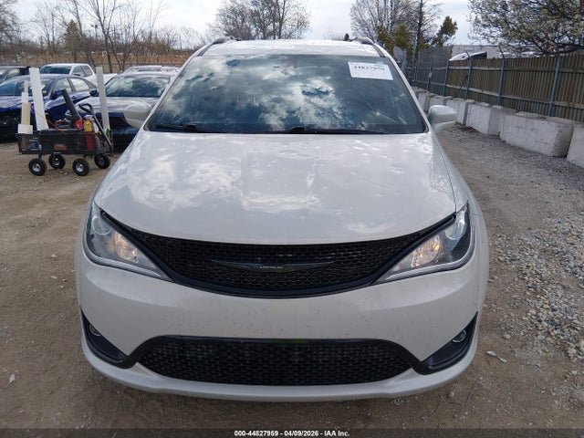 Chrysler Pacifica Touring L Plus