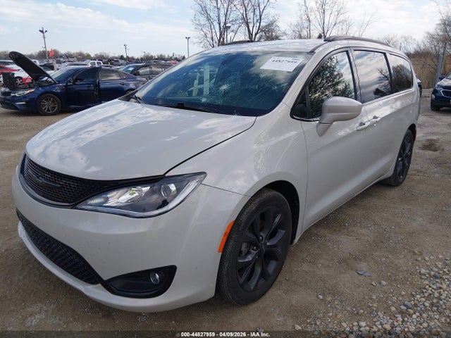 Chrysler Pacifica Touring L Plus