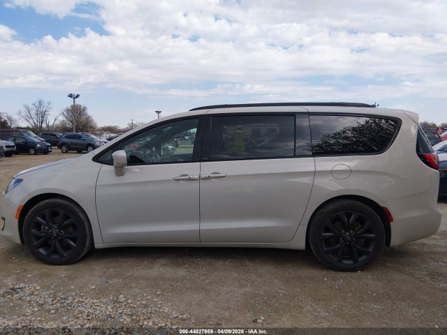 Chrysler Pacifica Touring L Plus