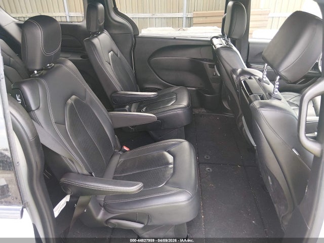 Chrysler Pacifica Touring L Plus