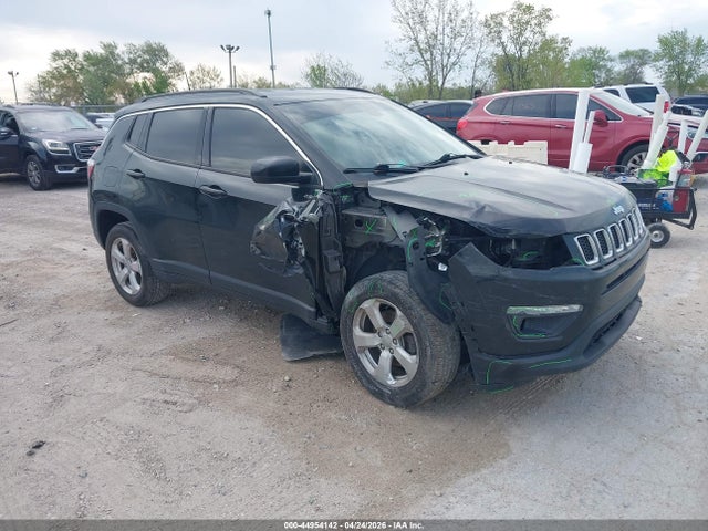 Salvage Jeep Compass Image