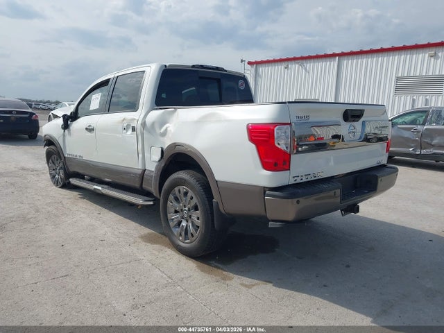 Nissan Titan