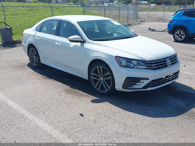 Salvage Volkswagen Passat Image