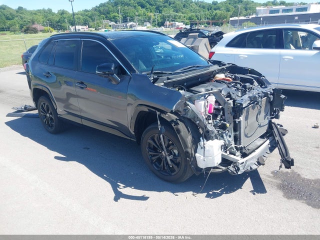 Salvage Toyota RAV4 Image