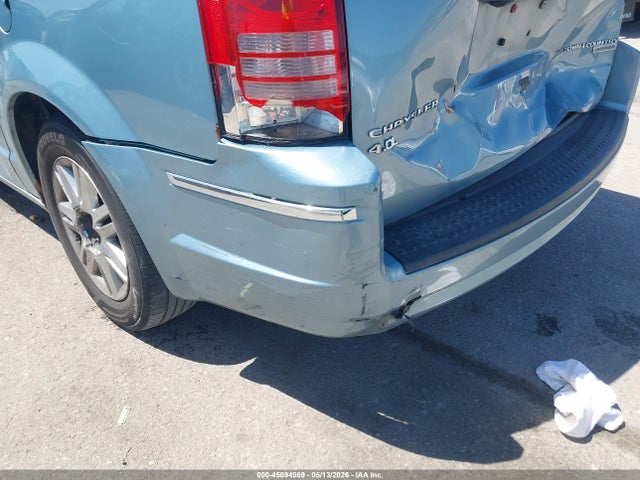 Chrysler Town & Country Touring