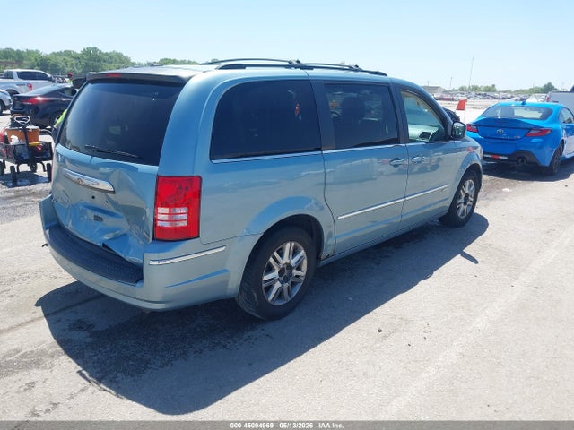 Chrysler Town & Country Touring
