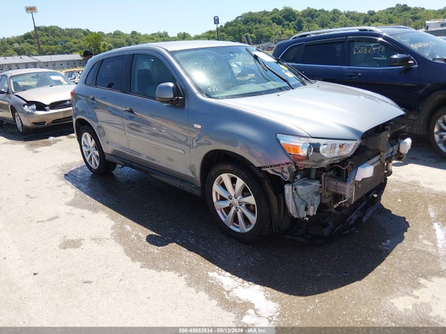 Salvage Mitsubishi Outlander Image