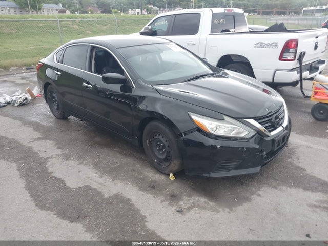 Salvage Nissan Altima Image