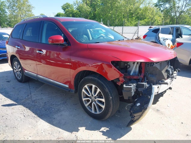 Salvage Nissan Pathfinder Image