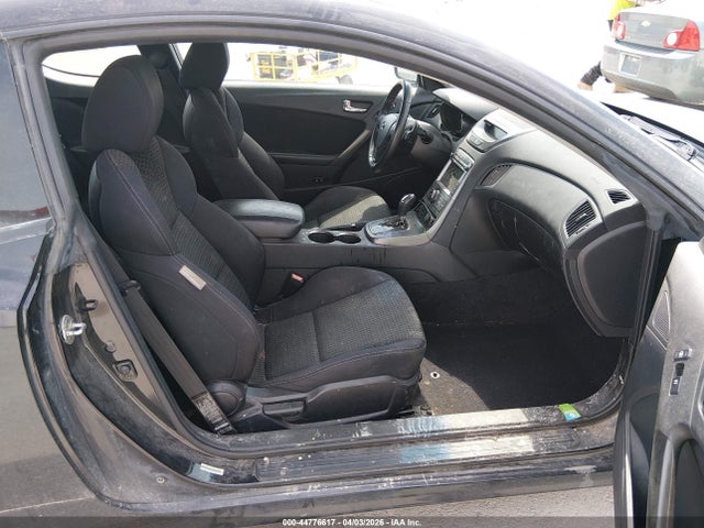 Hyundai Genesis 2.0t Premium