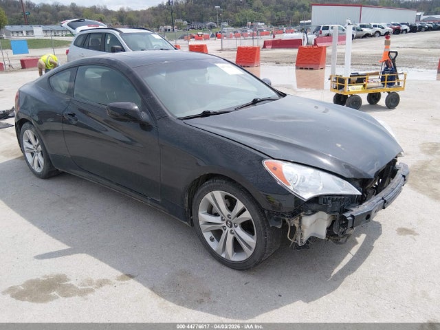 Salvage Hyundai Genesis Image