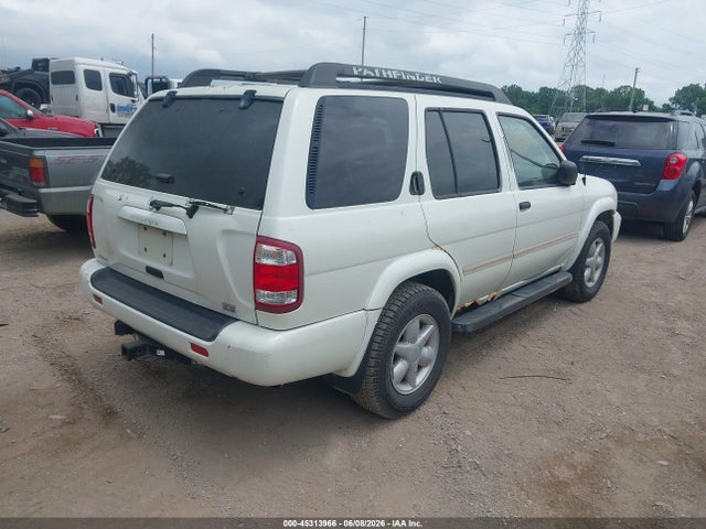 Nissan Pathfinder Se