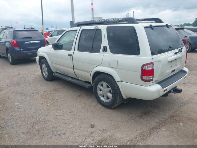 Nissan Pathfinder Se