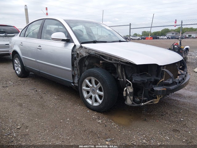 Salvage Volkswagen Passat Image
