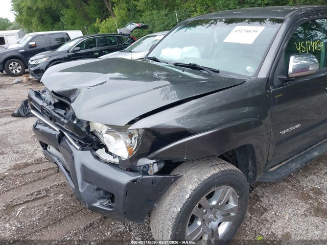 Toyota Tacoma Base V6