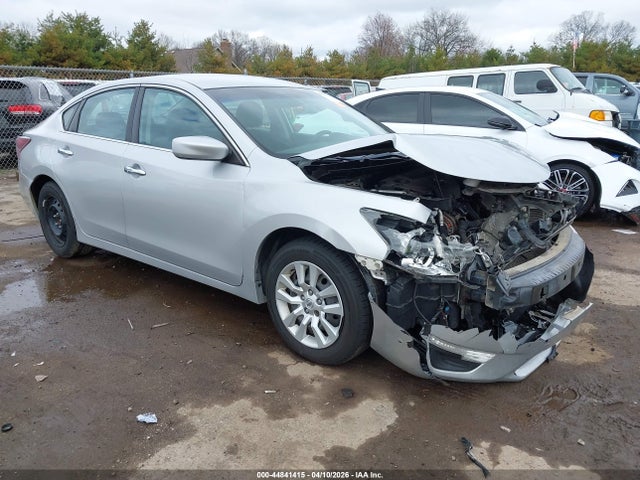 Salvage Nissan Altima Image
