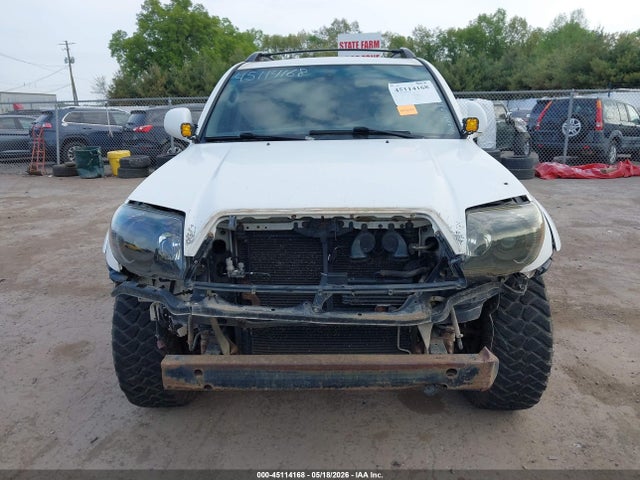Toyota 4Runner Limited V8