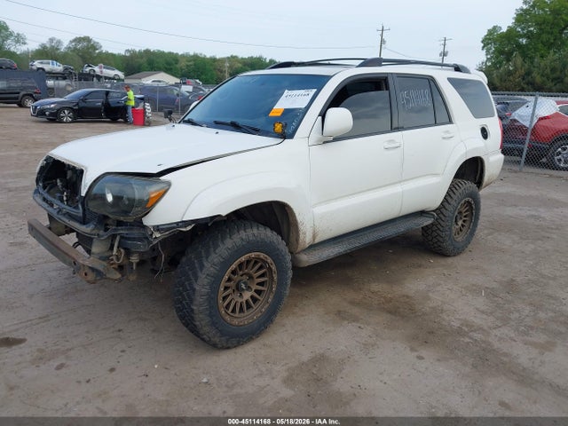 Toyota 4Runner Limited V8