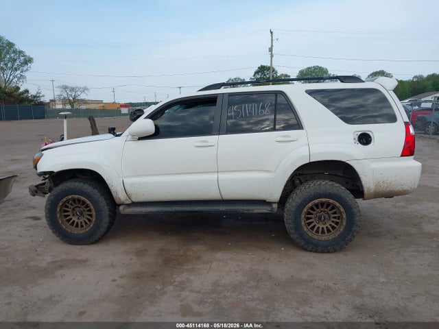 Toyota 4Runner Limited V8