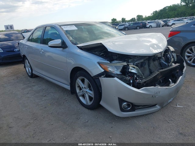 Salvage Toyota Camry Image