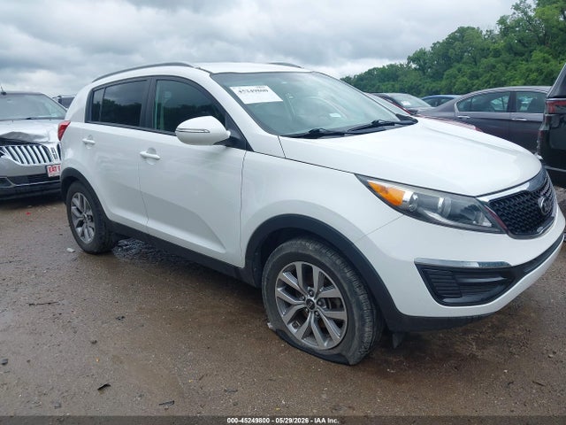 Salvage Kia Sportage Image